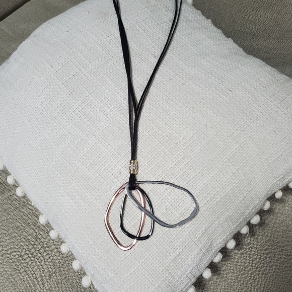 Necklace. - Picture 2 of 2